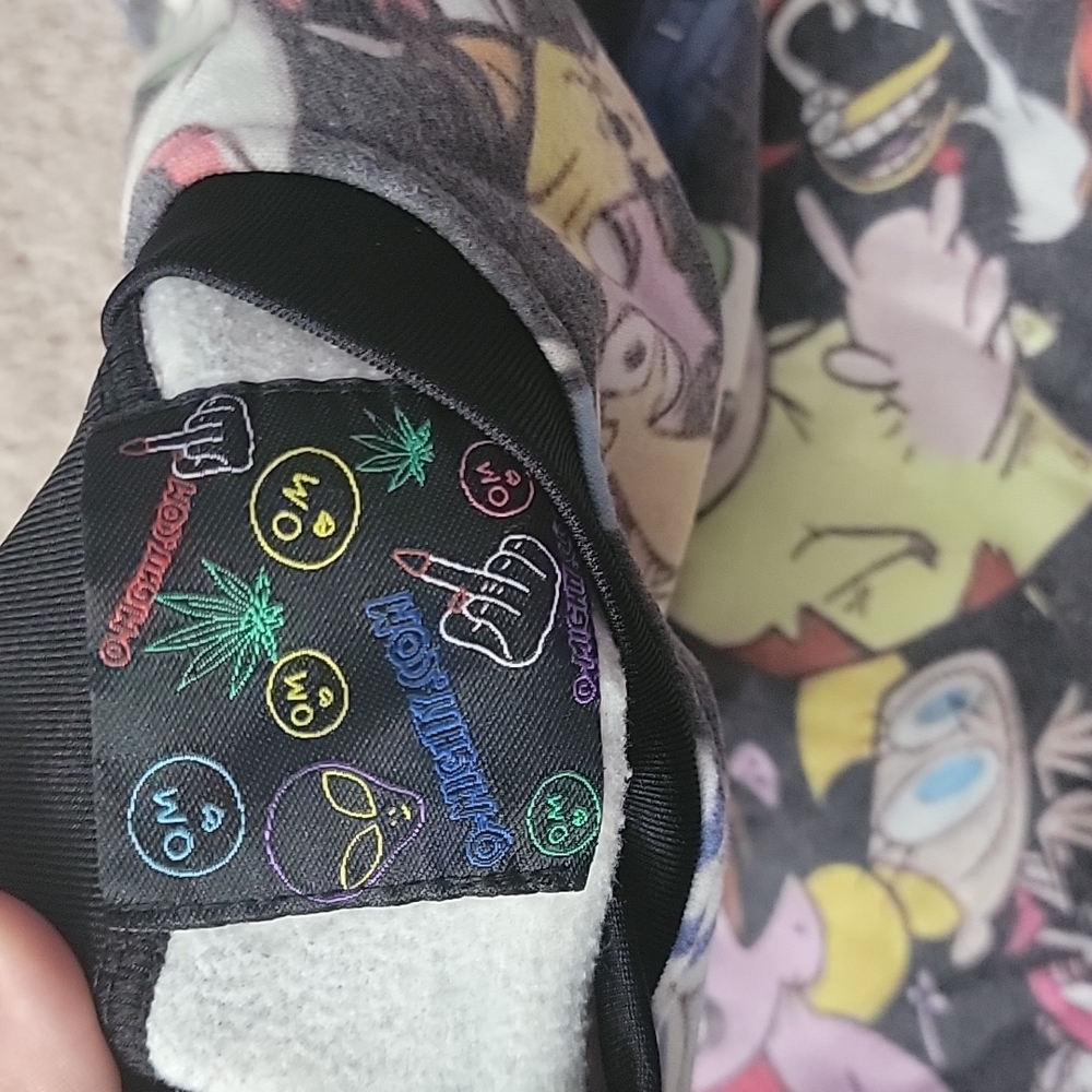 Cartoon Network Sweater - Picture 2 of 3